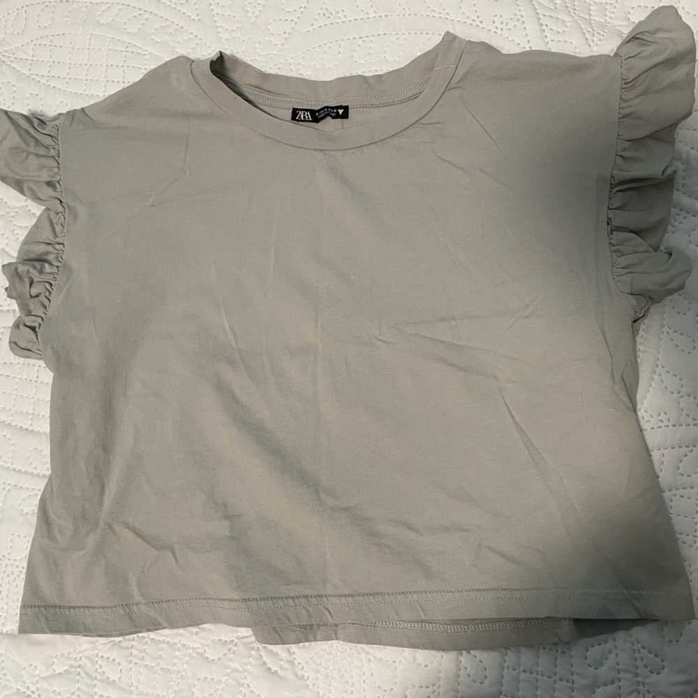 Zara top with ruffles
